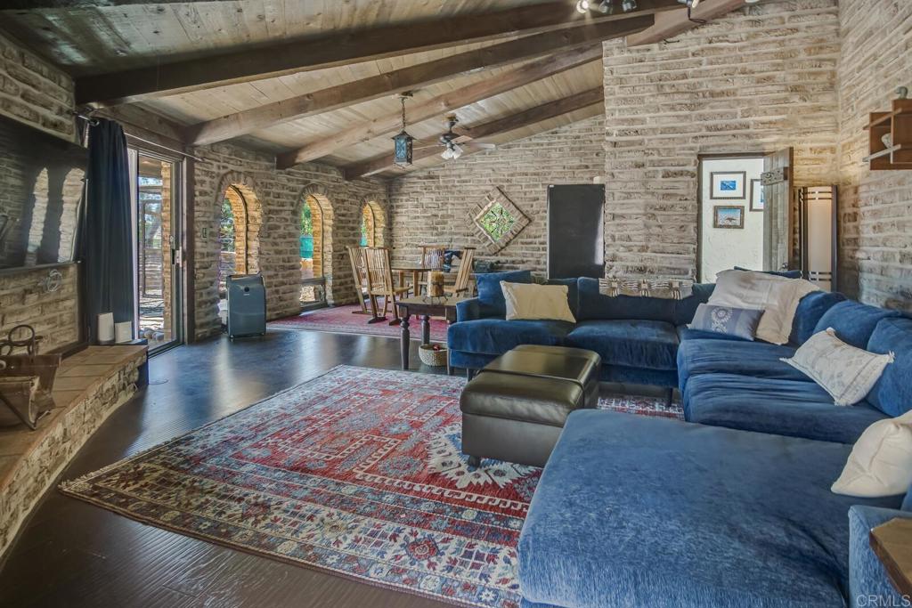 15390 Las Planideras Property Photo 8