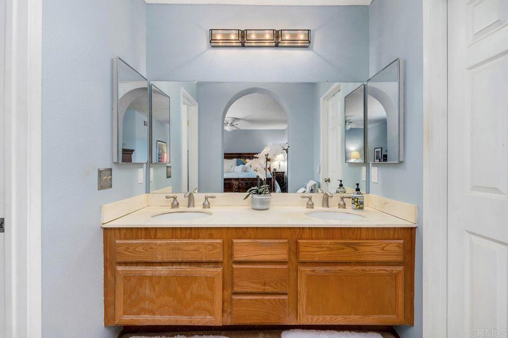1064 Glen Arbor Drive Property Photo 24