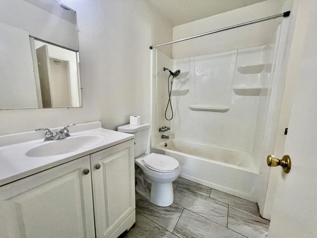 1817 E Grand Avenue 72 Property Photo 9