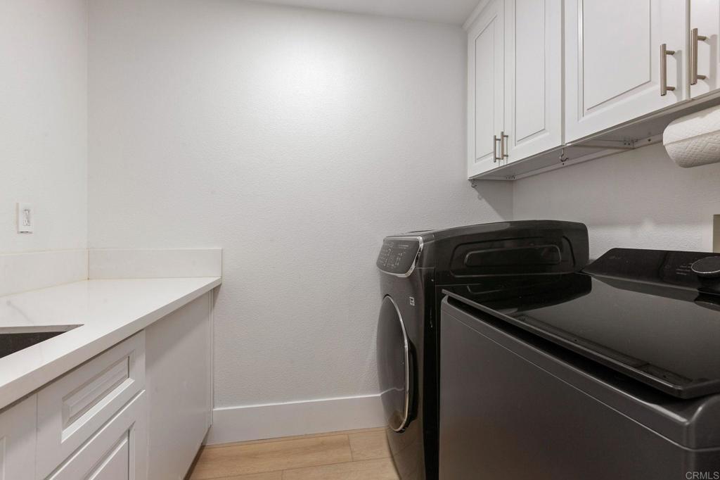 1438 Dolphin Court Property Photo 17
