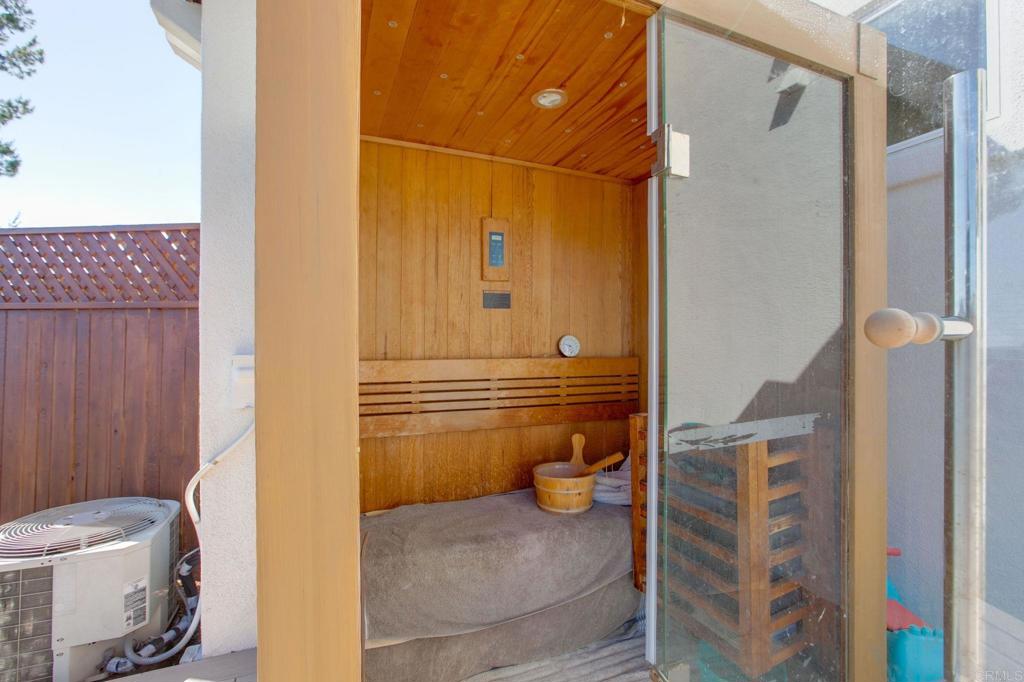 1438 Dolphin Court Property Photo 48