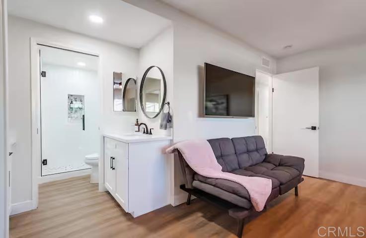 650 Paul Street Property Photo 9