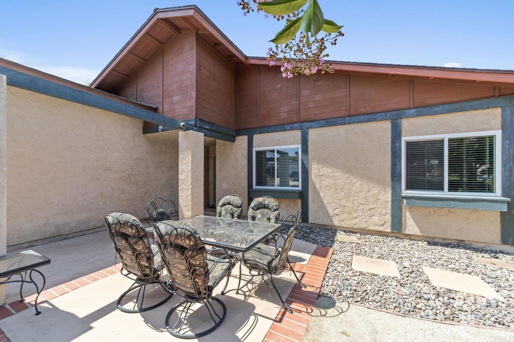 1505 Montiel Rd Property Photo 1