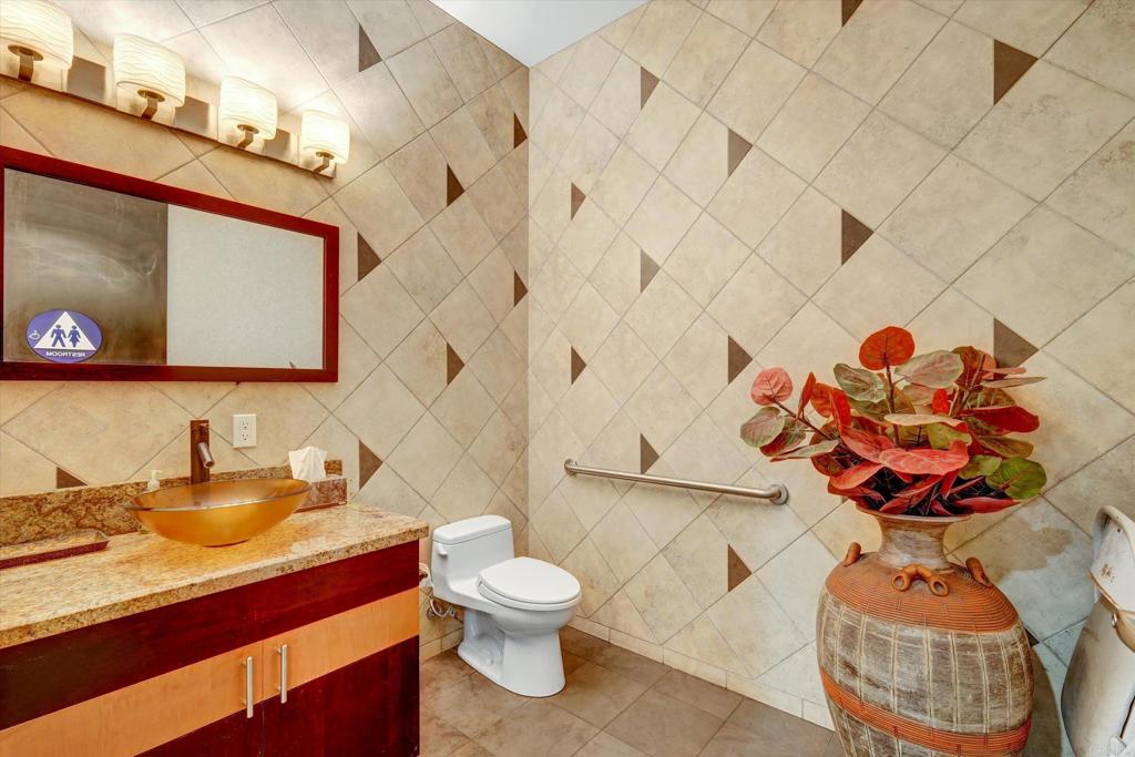 250 S Pacific 106 Property Photo 12