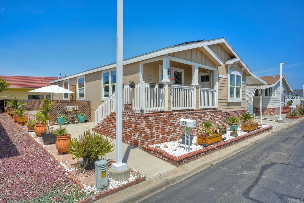2280 E Valley Parkway 107 Property Photo 1