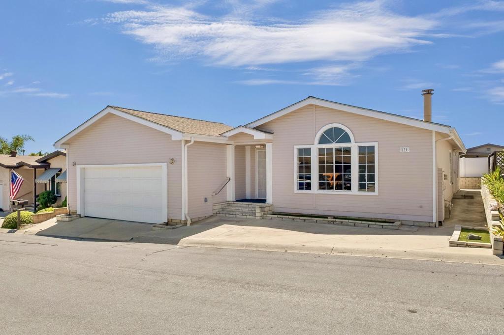 634 Via Columbia Property Photo 1
