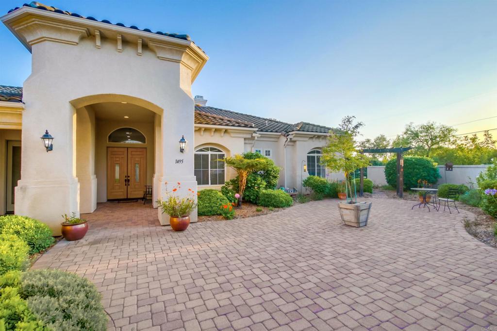 1495 Meredith Road Property Photo