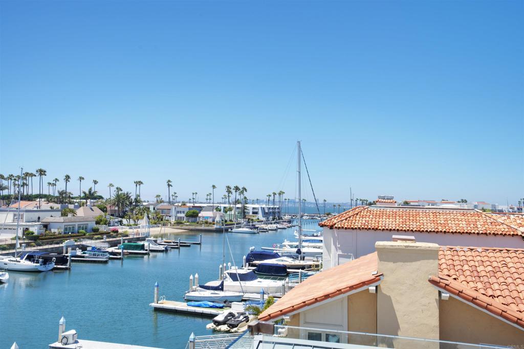 8 Admiralty Cross Property Photo 2