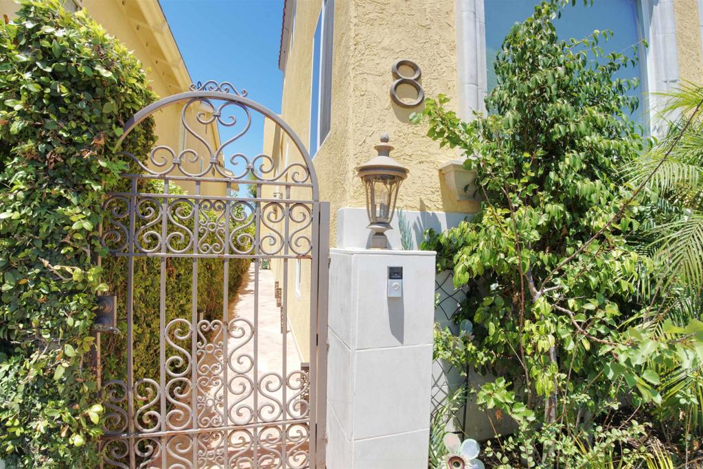 8 Admiralty Cross Property Photo 3