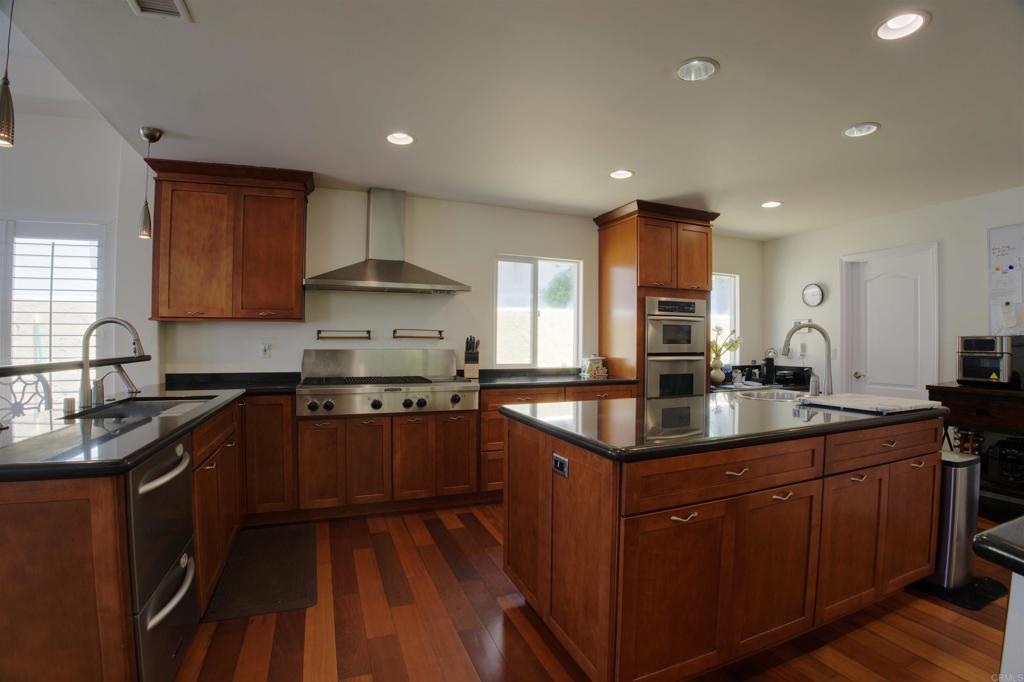 8 Admiralty Cross Property Photo 11