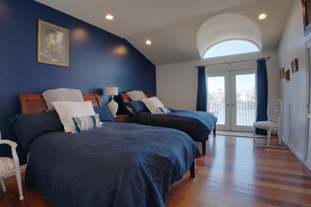 8 Admiralty Cross Property Photo 33