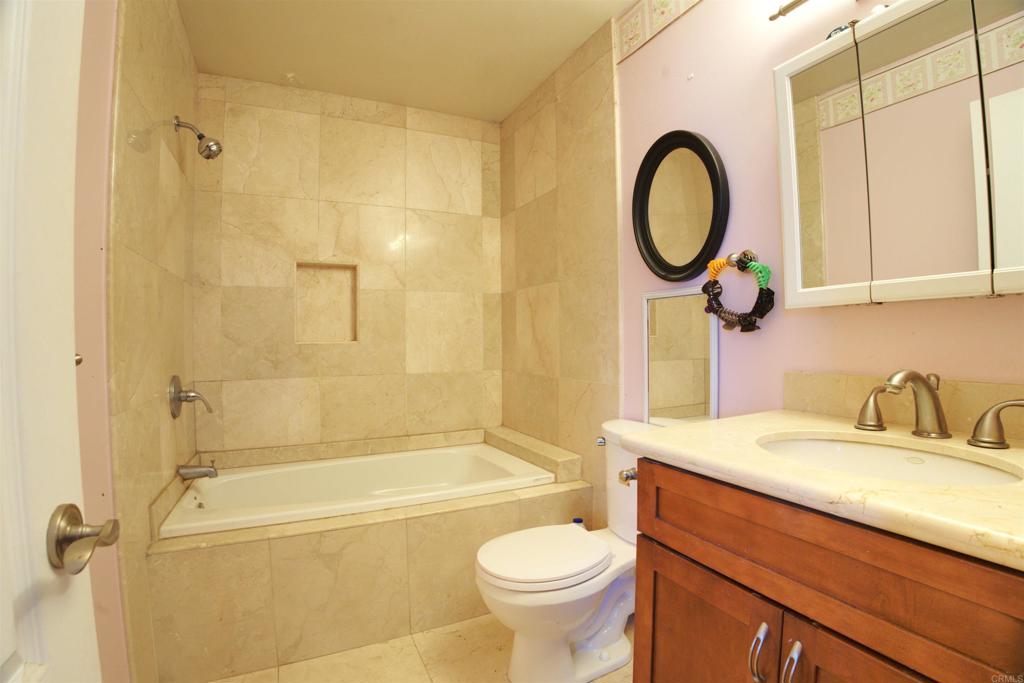 8 Admiralty Cross Property Photo 35