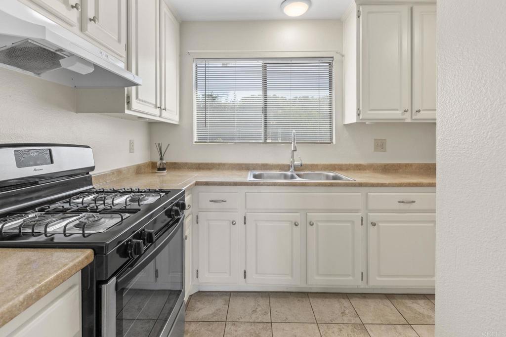 1523 Temple Heights Drive Property Photo 10