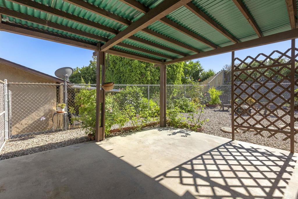 1523 Temple Heights Drive Property Photo 23