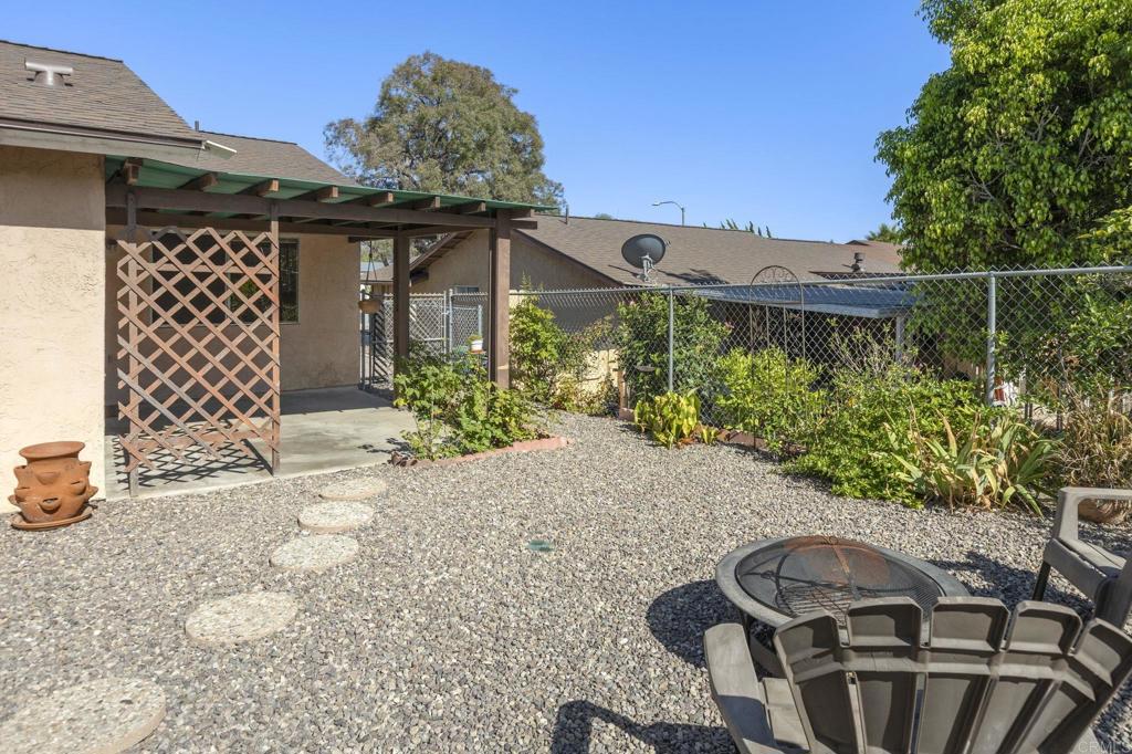 1523 Temple Heights Drive Property Photo 26