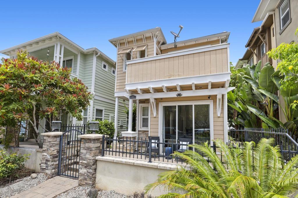 432 S Cleveland Street Property Photo 2