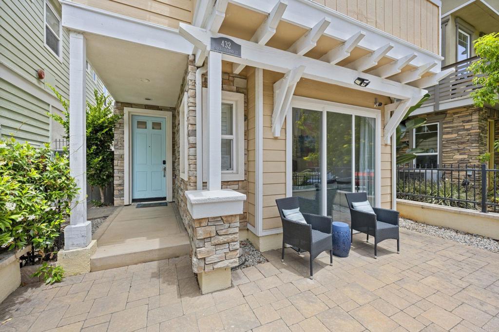 432 S Cleveland Street Property Photo 3