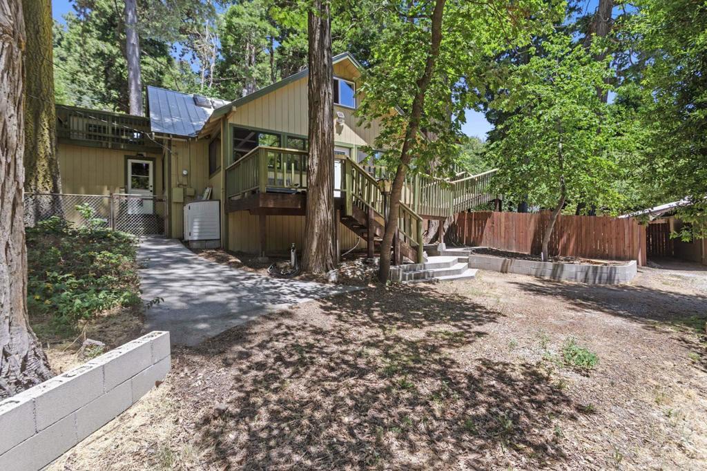 1148 Saturn Way Property Photo 3