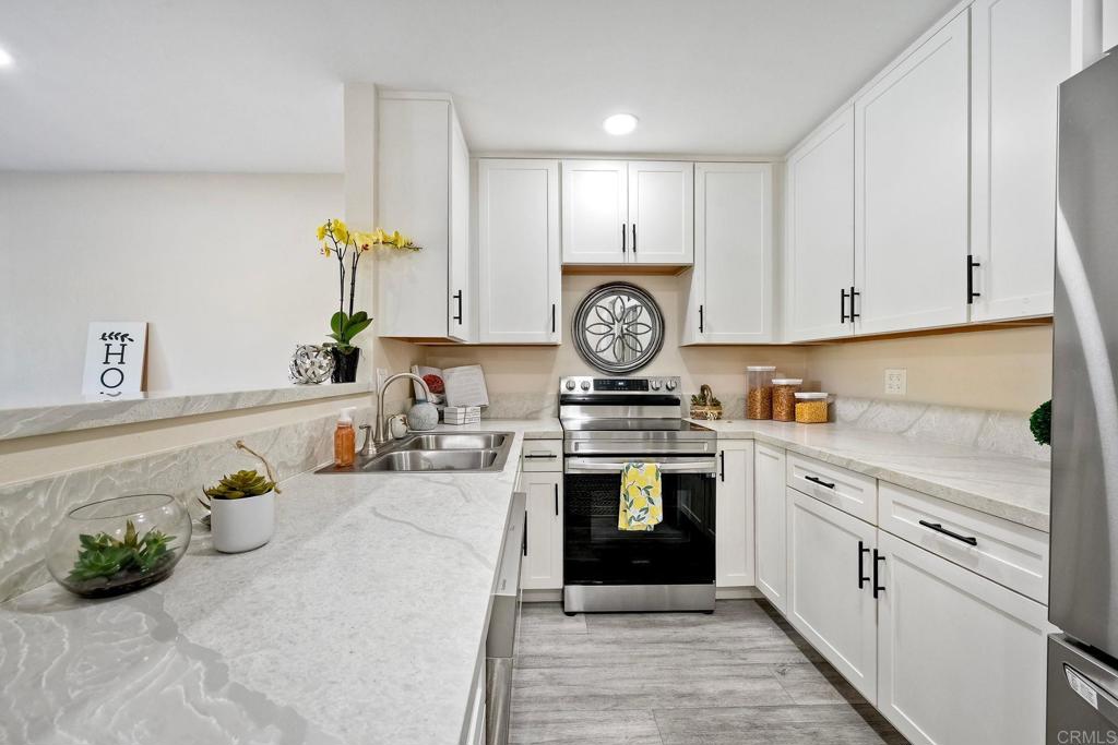 12505 Oaks North Drive 141 Property Photo 1