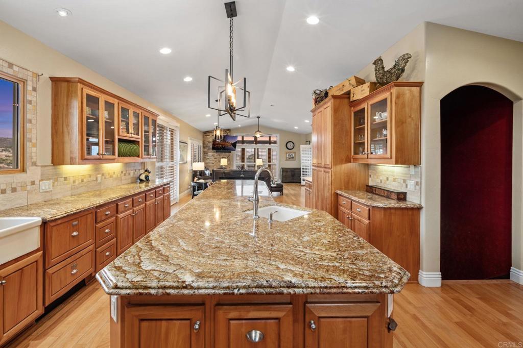 18351 Woods Hill Property Photo 18