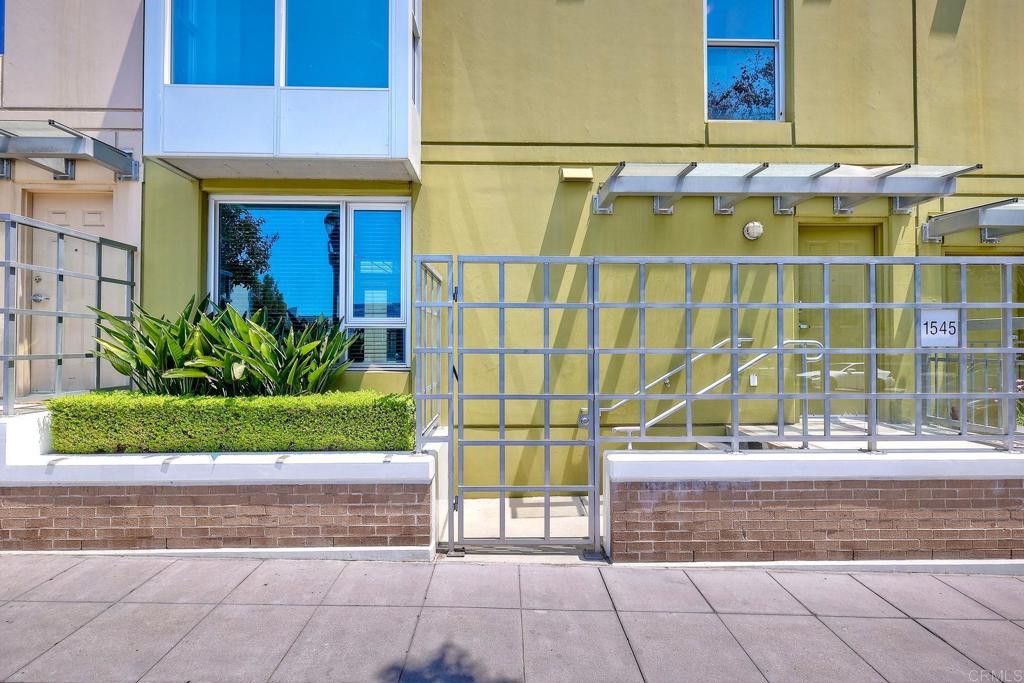 1545 State Street Property Photo 1