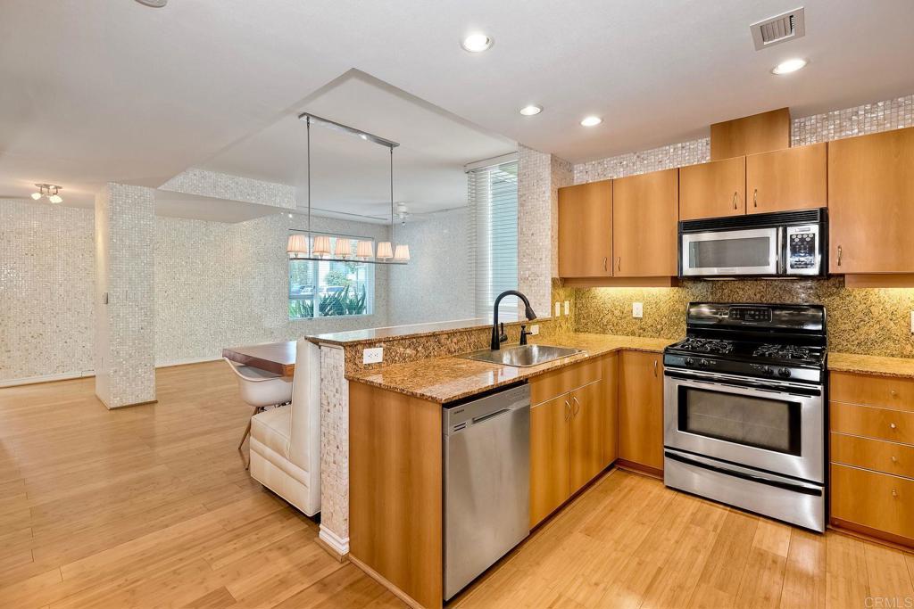 1545 State Street Property Photo 11