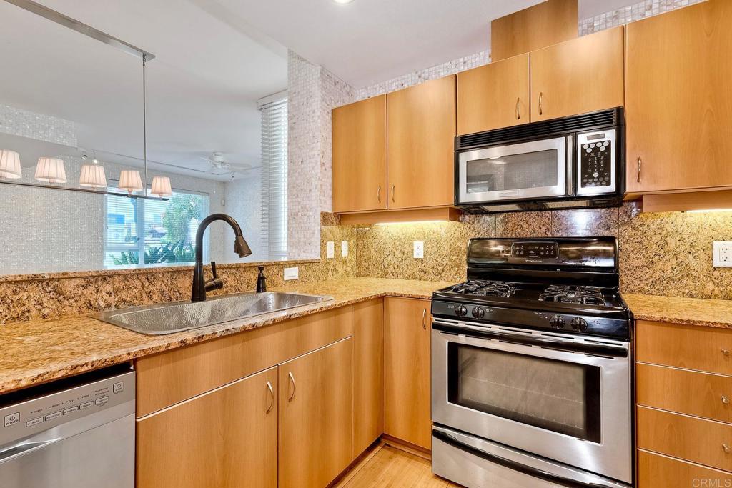 1545 State Street Property Photo 12