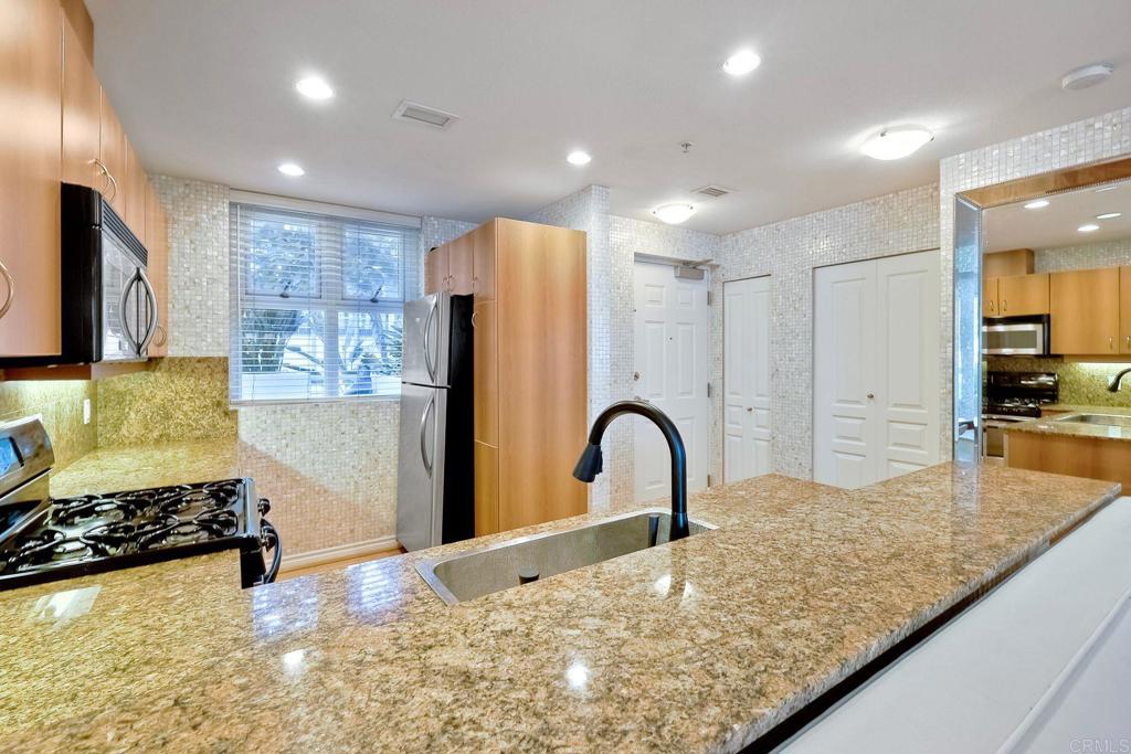 1545 State Street Property Photo 14