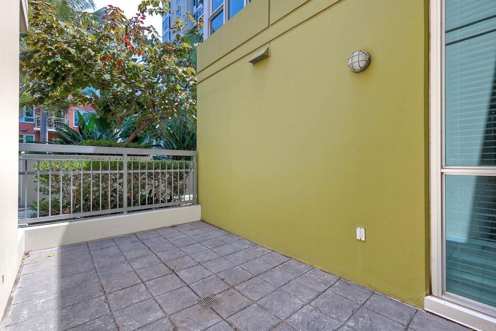 1545 State Street Property Photo 15