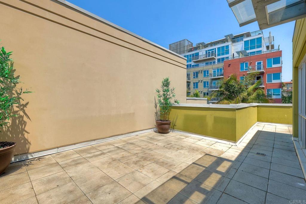 1545 State Street Property Photo 30