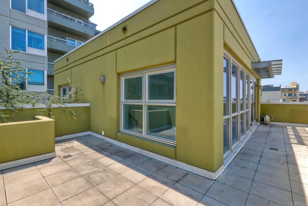 1545 State Street Property Photo 32