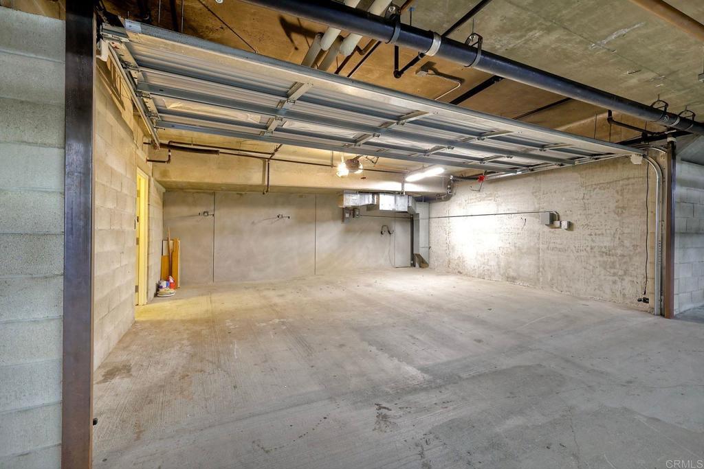 1545 State Street Property Photo 33