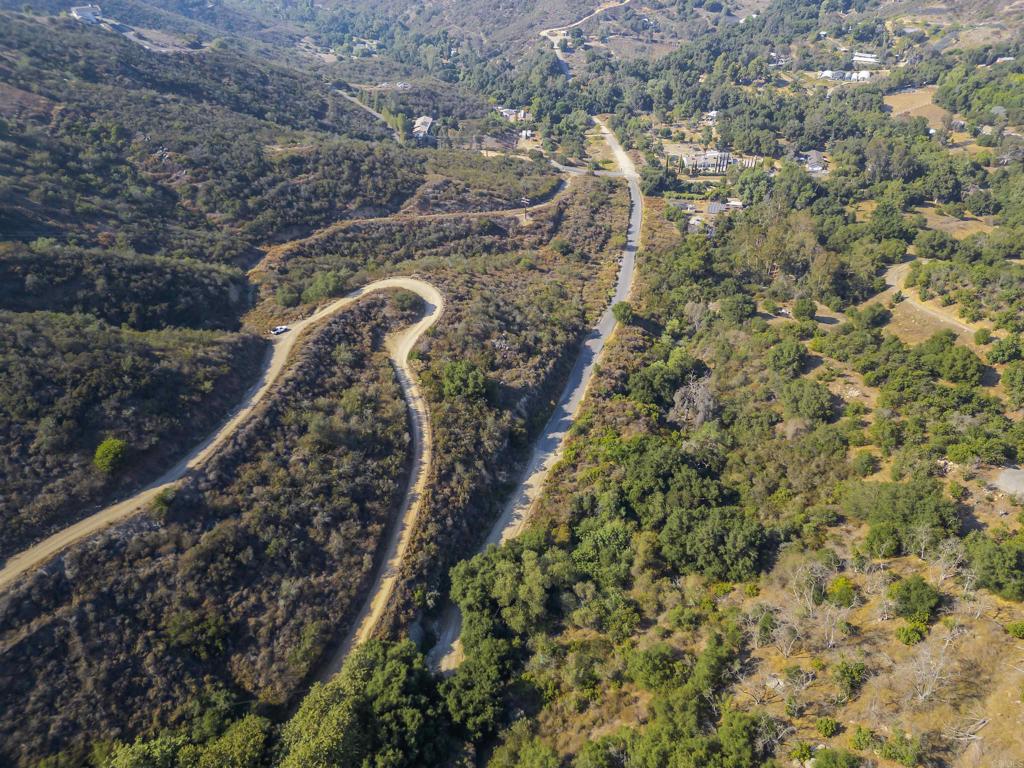 27995 Cougar Pass Road Property Photo 1