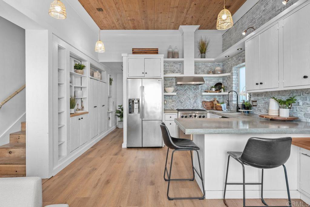 159 W Diana 6 Property Photo 7