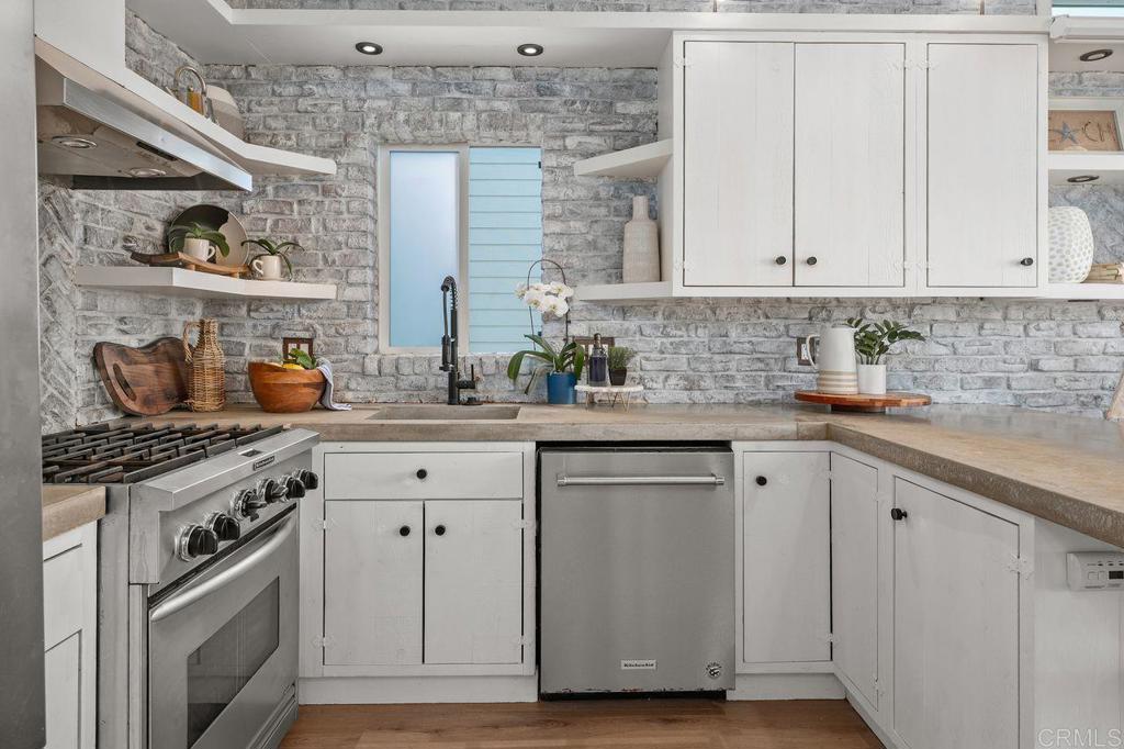 159 W Diana 6 Property Photo 9