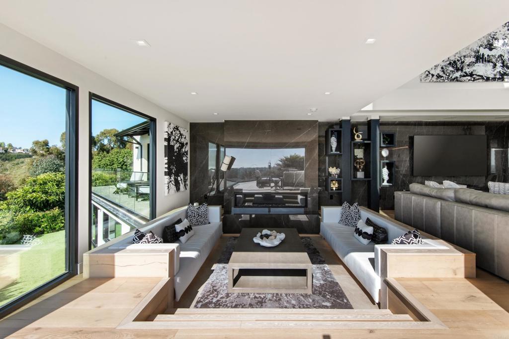 2684 Costebelle Drive Property Photo 12