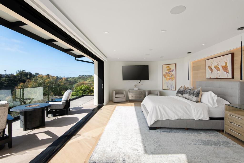 2684 Costebelle Drive Property Photo 22