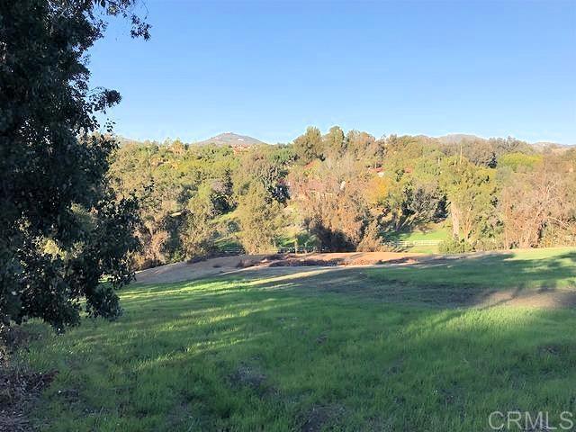 5470 La Crescenta Property Photo 6