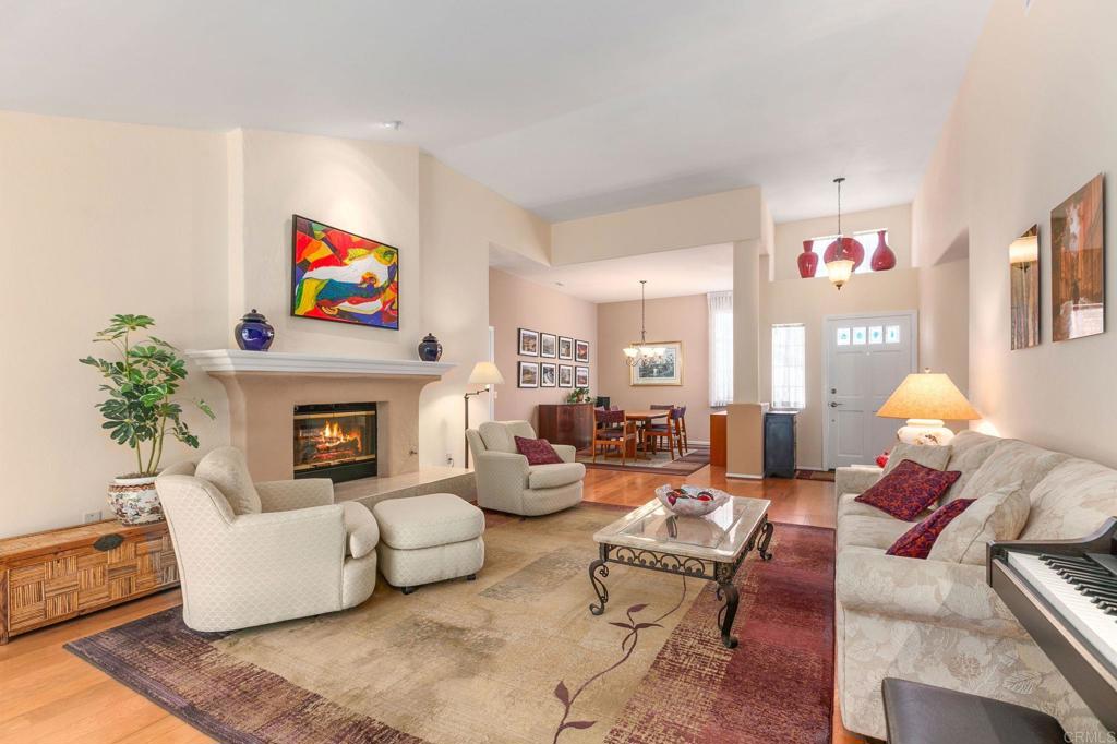 1911 La Subida Way Property Photo 9