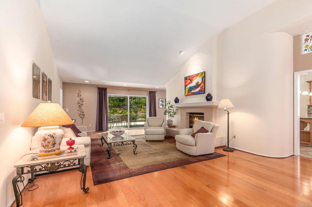 1911 La Subida Way Property Photo 10