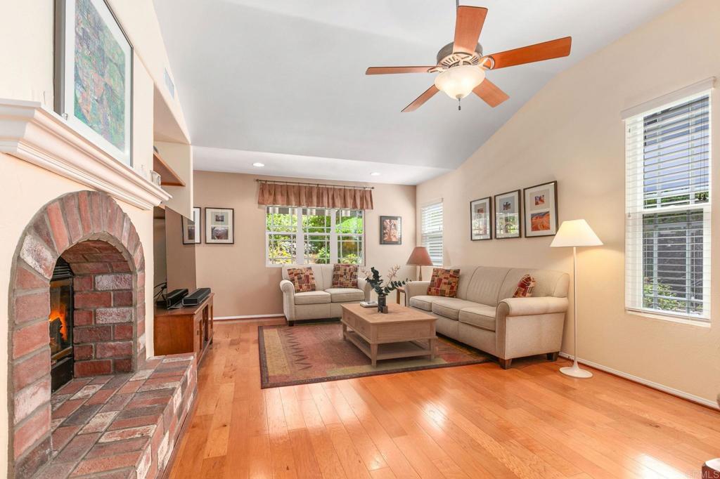 1911 La Subida Way Property Photo 11