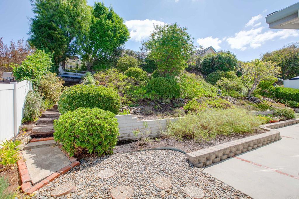 1911 La Subida Way Property Photo 27