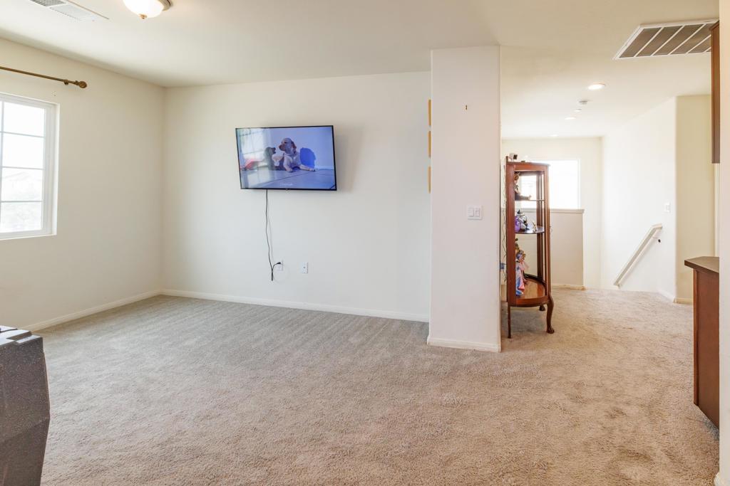 2402 Barbara Street Property Photo 17