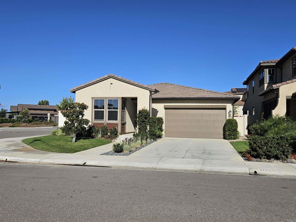 1915 Halley Court Property Photo 1