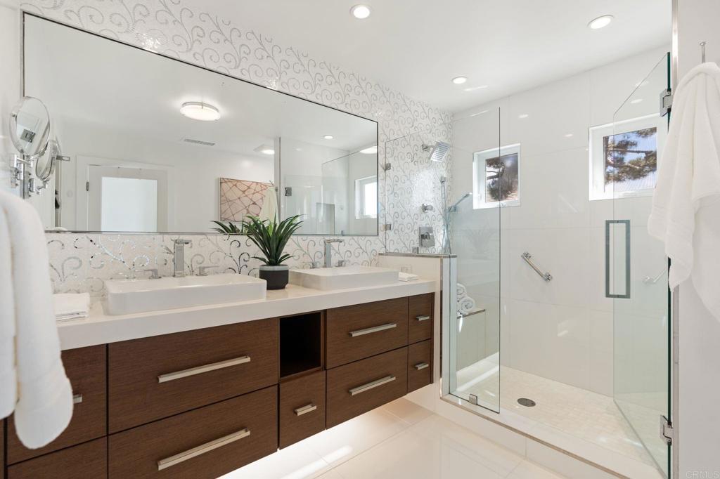 2051 Wales Drive Property Photo 22