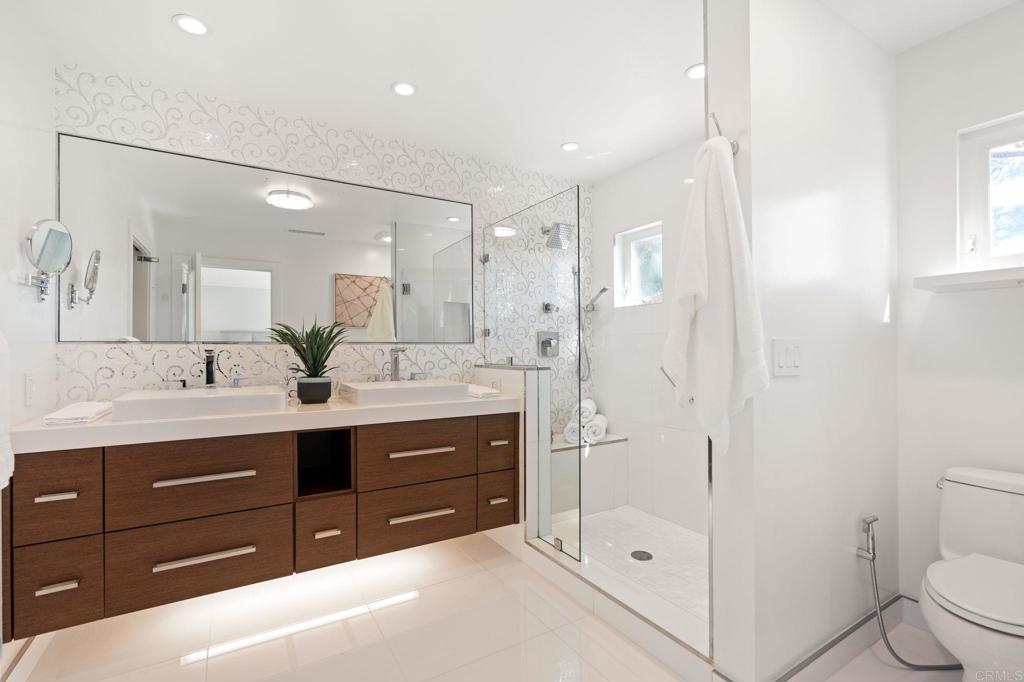 2051 Wales Drive Property Photo 23