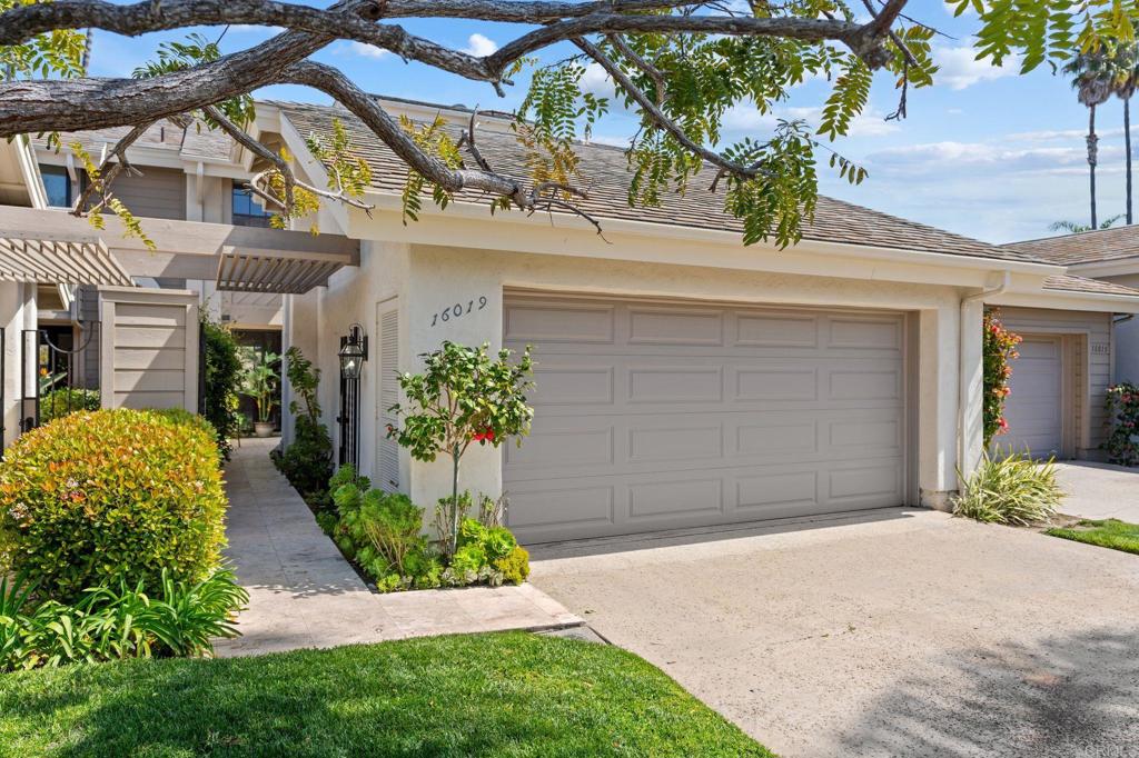 16019 Via De Las Palmas Property Photo 1