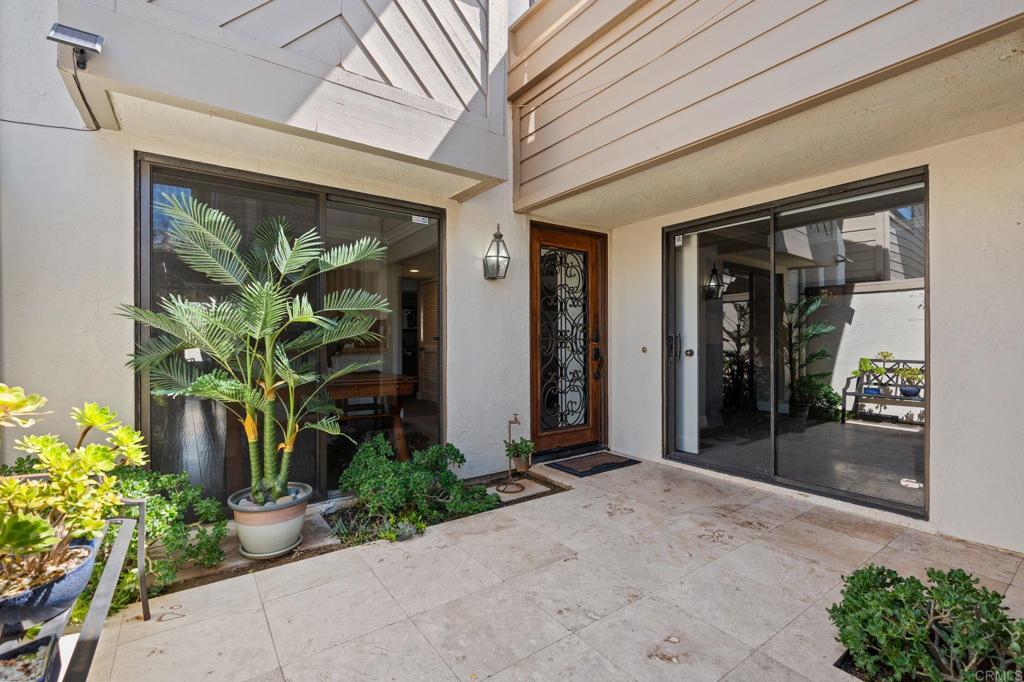 16019 Via De Las Palmas Property Photo 3