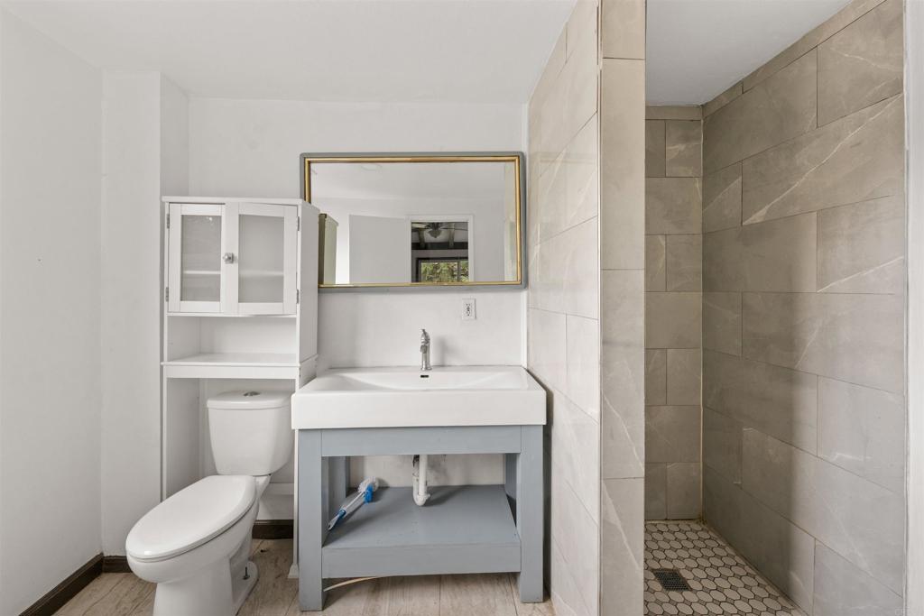 2442 Hunsaker Dr. Property Photo 22