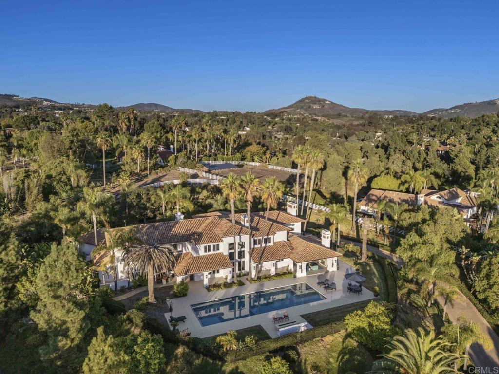 3226 Violet Property Photo 3